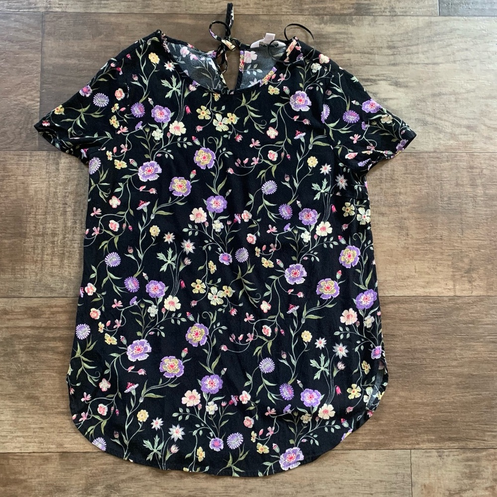 LC Lauren Conrad floral top round hem key hole back - Picture 7 of 10